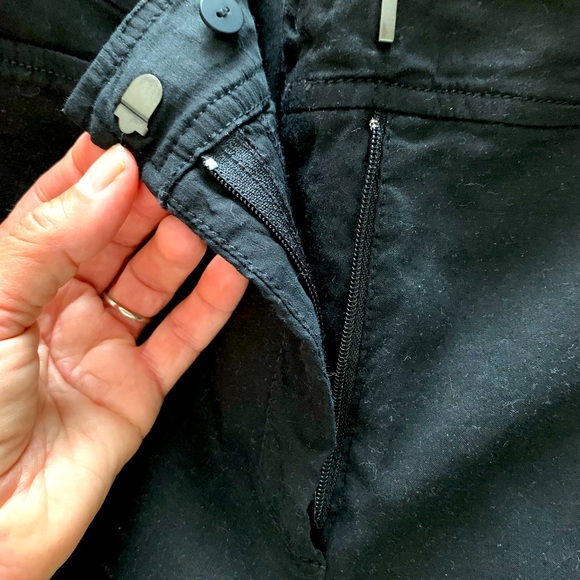 Eileen Fisher cropped pants. - Picture 6 of 6